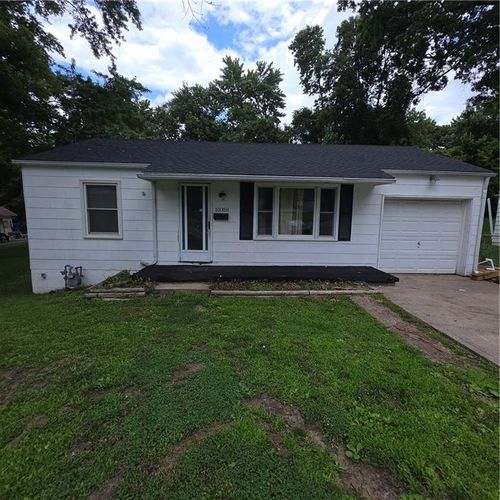 10318 E 19th Ter S, Independence, MO, 64052-2008 | Card Image