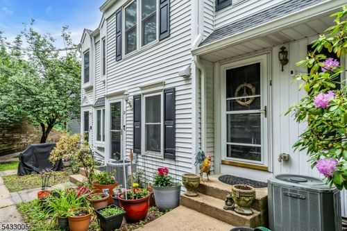 11-11 Colonial Ct, High Bridge, NJ, 08829-2517 | Card Image