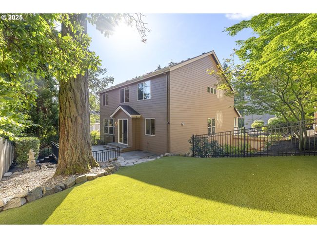 23073 Bland Cir, House other with 5 bedrooms, 3 bathrooms and 3 parking in West Linn OR | Image 5