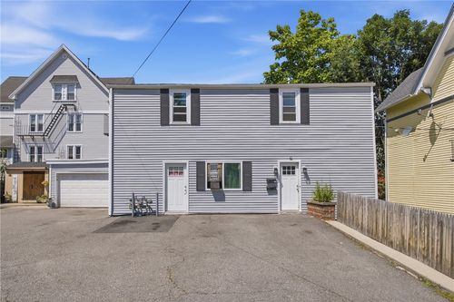 41 Grove St, Woonsocket, RI, 02895-4509 | Card Image