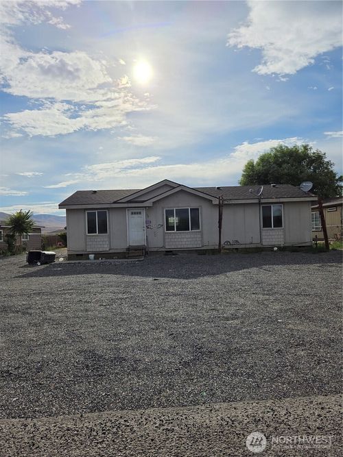 212 Thunderbird Way Sw, Mattawa, WA, 99349-2020 | Card Image
