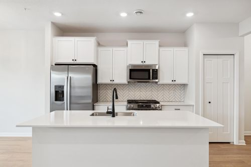 10330 Birchwood Cir, Victoria, MN, 55318-7455 | Card Image