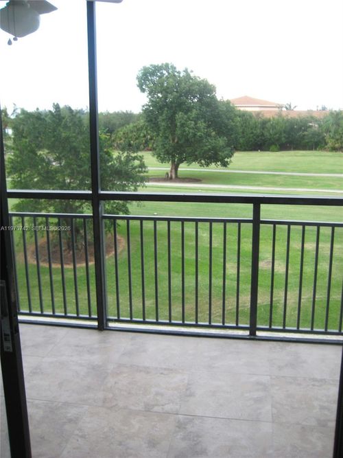 apt-310-16051 Blatt Blvd, Weston, FL, 33326-1442 | Card Image