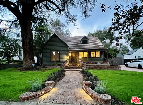 1609 Capistrano Ave, Glendale, CA, 91208-1900 | Card Image