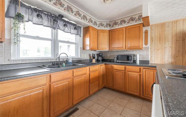 24265 Vinyard Rd, House other with 3 bedrooms, 2 bathrooms and 2 parking in Cuba MO | Image 8