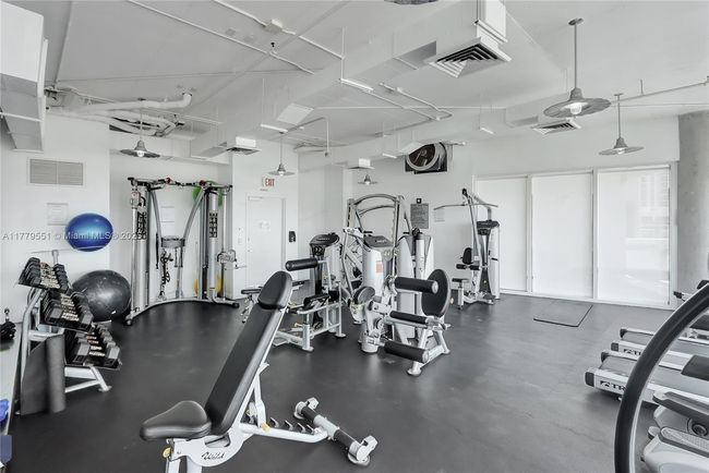 APT-610 - 10 Sw South River Dr, Condo with 2 bedrooms, 2 bathrooms and null parking in Miami FL | Image 4