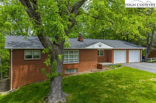 515 Forest Hill Dr, Boone, NC, 28607-4429 | Card Image