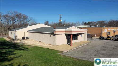 850 N West End Blvd, Quakertown, PA, 18951-4104 | Card Image