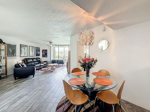 apt-302-10401 W Broward Blvd, Plantation, FL, 33324-2123 | Card Image