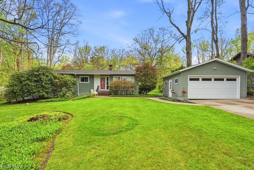 3219 Cannon Rd, Twinsburg, OH, 44087-1813 | Card Image