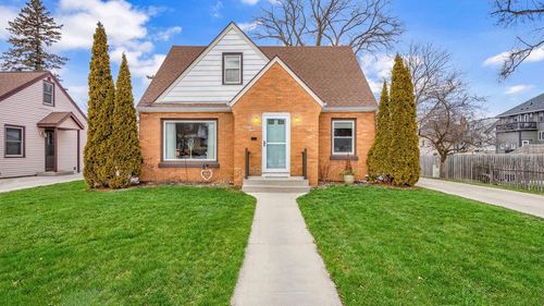 1112 Kensington Avenue, Plymouth, WI, 53073 | Card Image