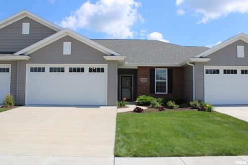 5695 Red Fox Rd, Bettendorf, IA, 52722-1129 | Card Image