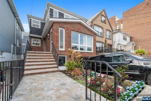 857 Avenue C, Bayonne, NJ, 07002 | Card Image