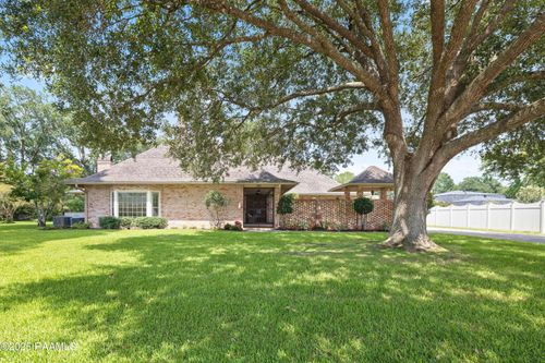 205 Carmen St, New Iberia, LA, 70563-1701 | Card Image