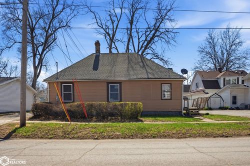 210 E Vine St, Ottumwa, IA, 52501-4304 | Card Image