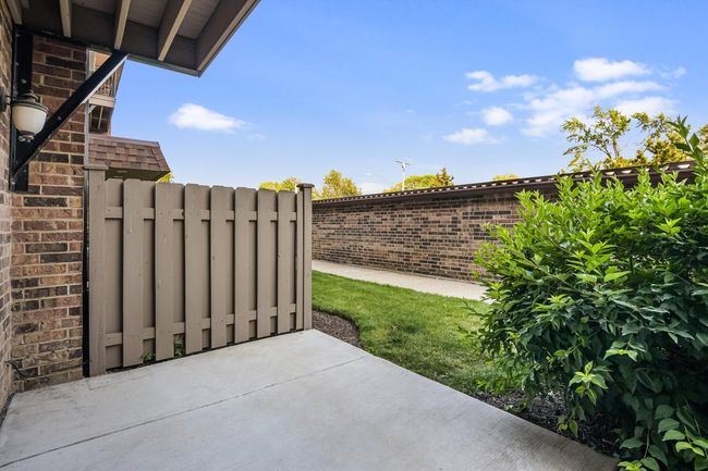 APT-103 - 3515 Central Rd, Condo with 1 bedrooms, 1 bathrooms and 2 parking in Glenview IL | Image 13