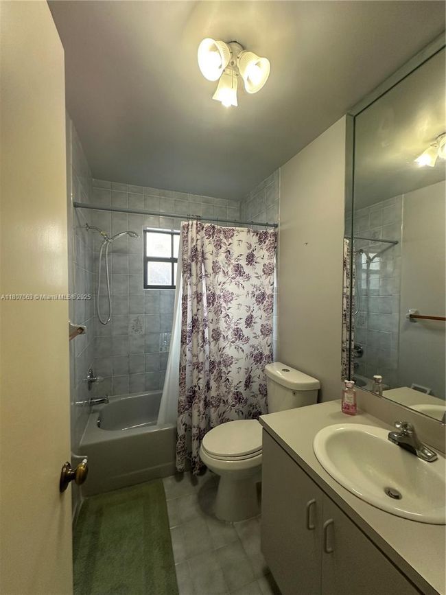 10075 Nw 129 Th Ter, House other with 3 bedrooms, 2 bathrooms and null parking in Hialeah Gardens FL | Image 12