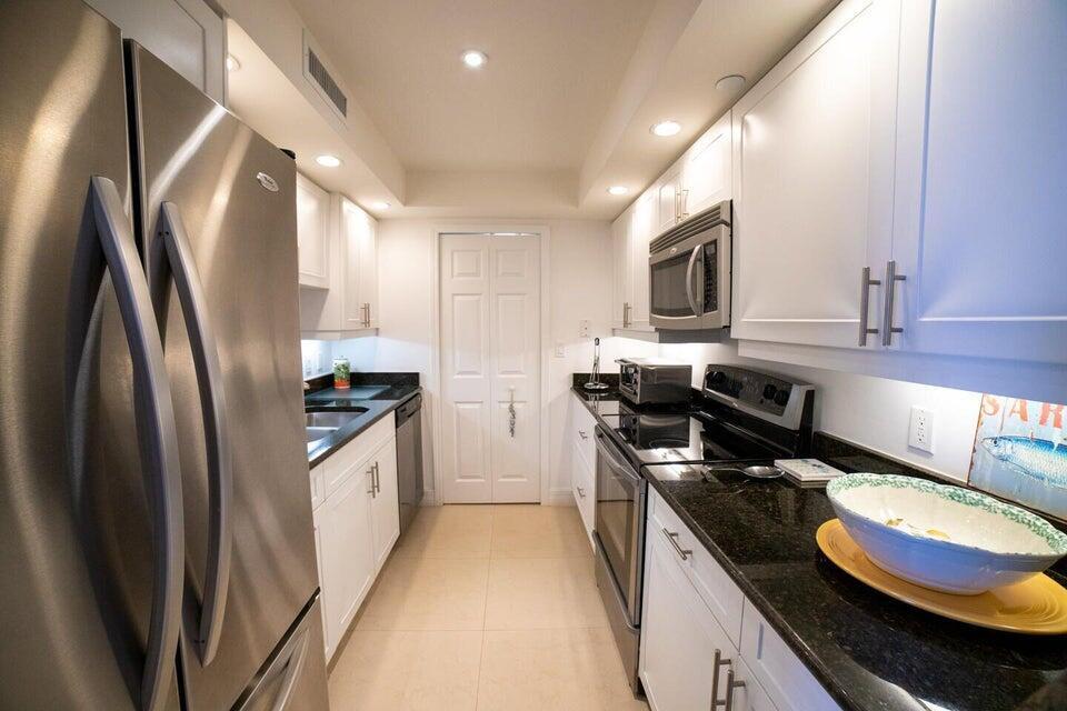 Residential Lease in Singer Island 5
