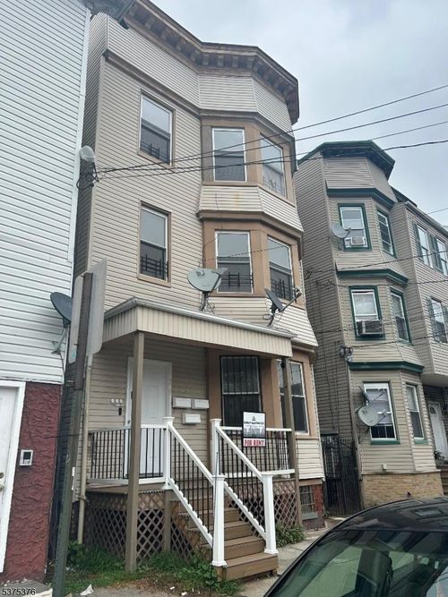 339 16th Ave, Irvington, NJ, 07111-4517 | Card Image