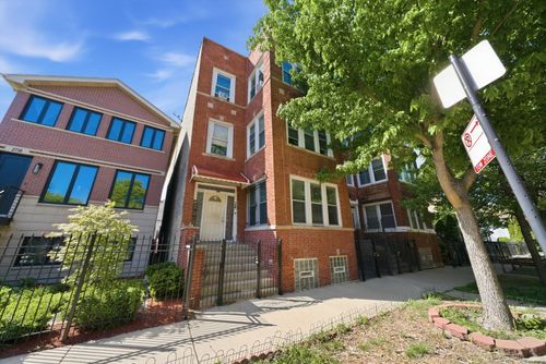 2736 W Francis Pl, Chicago, IL, 60647-8236 | Card Image