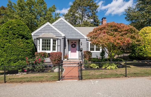 6 Myrtle St, Stoneham, MA, 02180-3808 | Card Image
