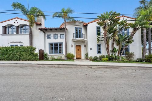 1901 John St, Manhattan Beach, CA, 90266-2607 | Card Image