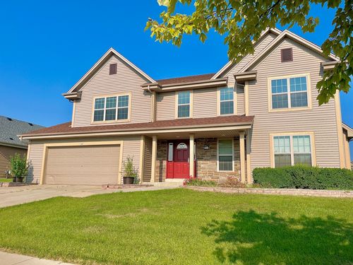 24 Rushmore Ln, Hartford, WI, 53027-8666 | Card Image