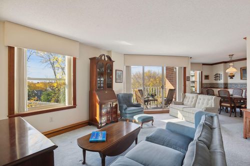 apt-421-1425 W 28th St, Minneapolis, MN, 55408-1979 | Card Image