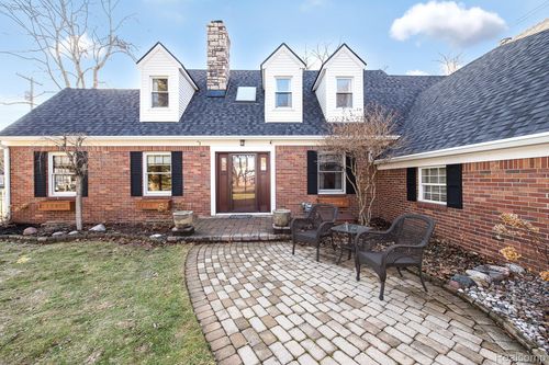 1104 Burns St, Howell, MI, 48843-1110 | Card Image