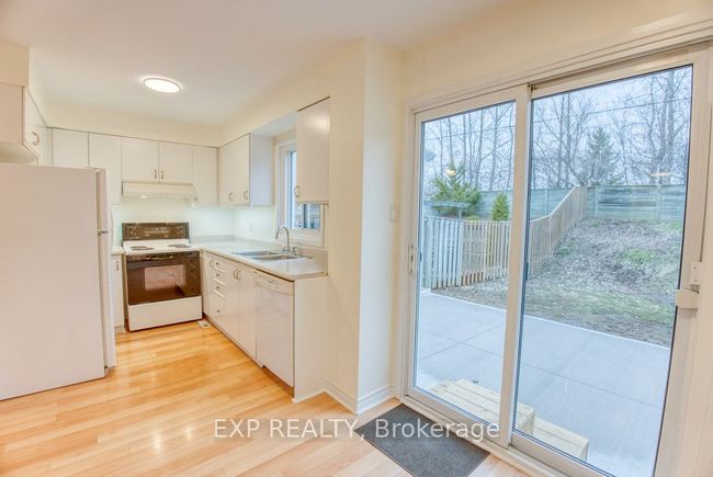 42 Fair Oaks Cres, House attached with 3 bedrooms, 2 bathrooms and 2 parking in Nepean ON | Image 15