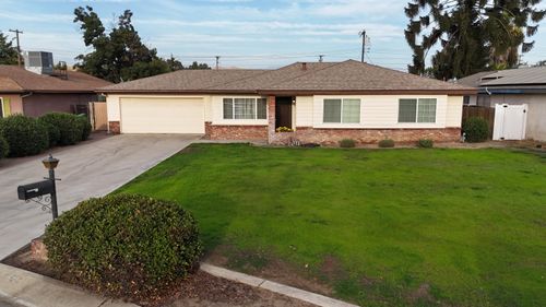 1522 Westside St, Porterville, CA, 93257-1030 | Card Image