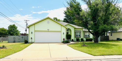 1921 Blue Bird Dr, Webb City, MO, 64870-1192 | Card Image
