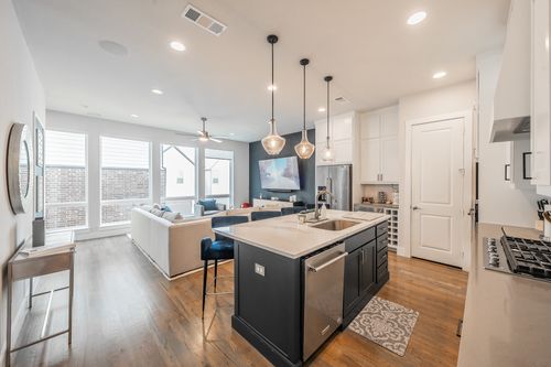 1127 Lavender Rdg, Dallas, TX, 75204-6122 | Card Image