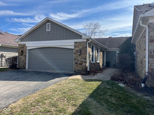 7433 Longleat Rd, Indianapolis, IN, 46240-3678 | Card Image