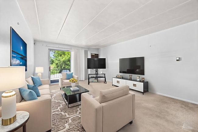APT-1E - 18361 Glen Oak Ave, Condo with 2 bedrooms, 1 bathrooms and 1 parking in Lansing IL | Image 6