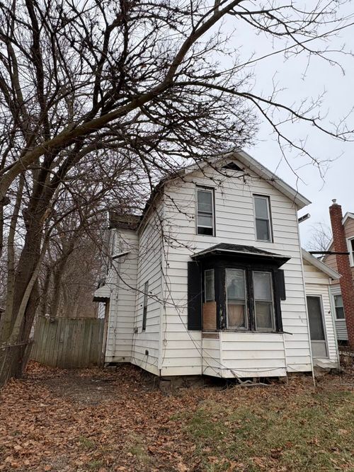 814 E North Street, Jackson, MI, 49202 | Card Image