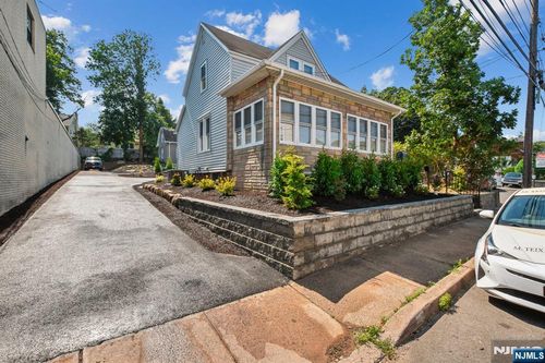 567 S Broad St, Glen Rock, NJ, 07452-1311 | Card Image