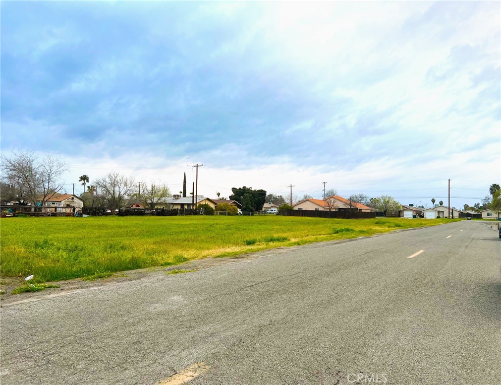Land in Corcoran 3