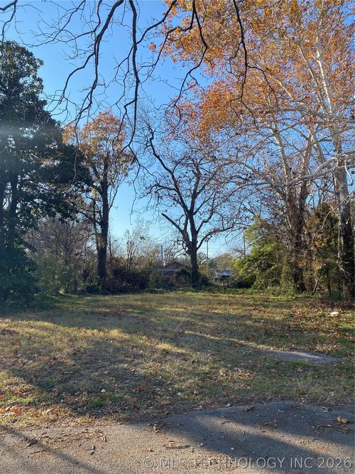612 N Muskogee Ave, Okmulgee, OK, 74447-3342 | Card Image