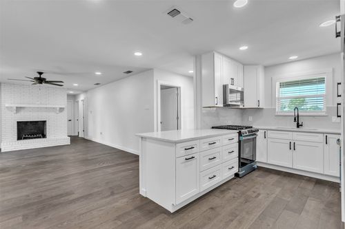 110 Twin Cir, Wortham, TX, 76693-4579 | Card Image