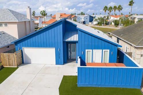 13762 Tajamar St, Corpus Christi, TX, 78418-6056 | Card Image