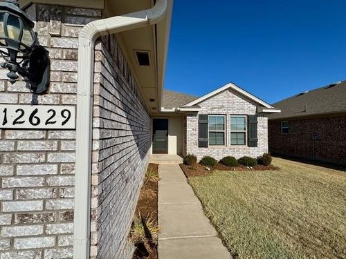 12629 Nw 3rd Ter, Yukon, OK, 73099-6126 | Card Image