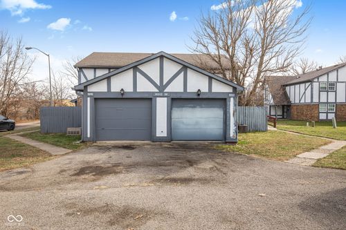 9887 Royce Dr, Indianapolis, IN, 46235-2372 | Card Image