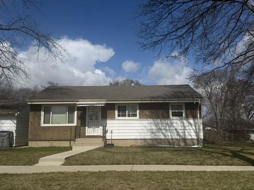 8200 W Glen Avenue, Milwaukee, WI, 53218 | Card Image