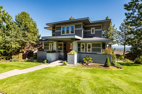 3160 Nw Colonial Dr, Bend, OR, 97703-5518 | Card Image