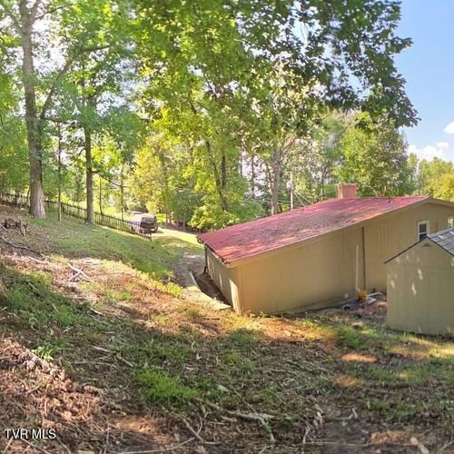 132 Geraldine St, Gray, TN, 37615-2837 | Card Image
