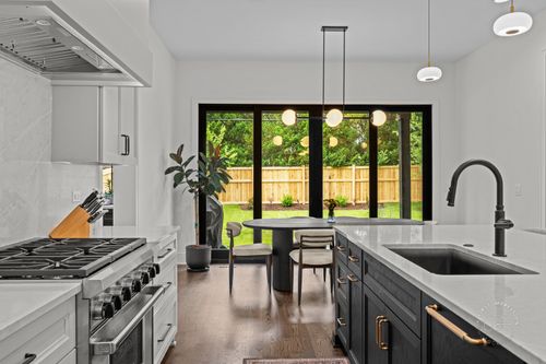 328 S Loomis St, Naperville, IL, 60540-5428 | Card Image