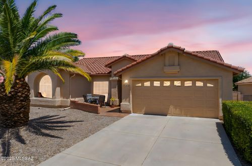 2348 N Vuelta Entera, Green Valley, AZ, 85614-4991 | Card Image