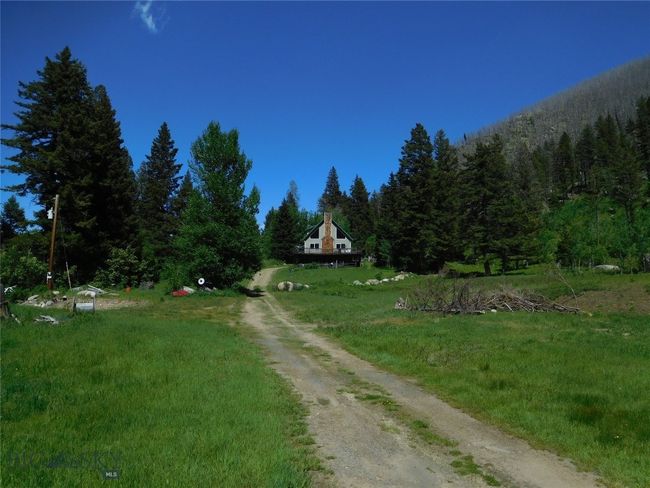 20 S Boulder Bear Rd, House other with 2 bedrooms, 3 bathrooms and null parking in Cardwell MT | Image 5