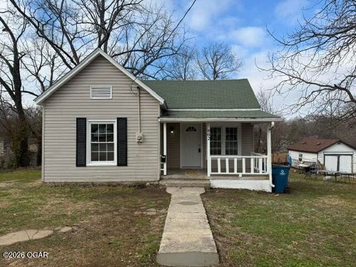 802 S High St, Neosho, MO, 64850-2249 | Card Image